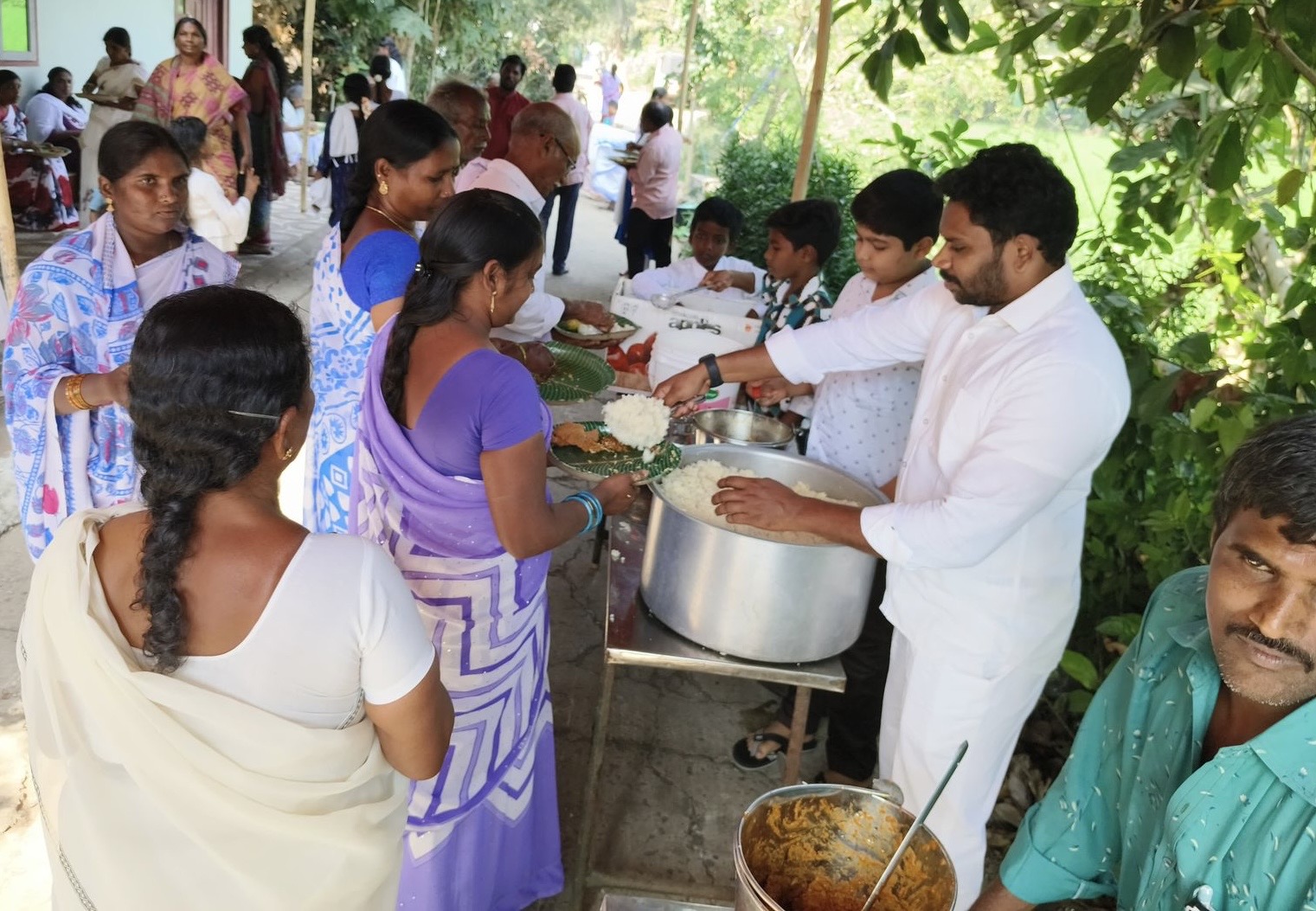 Giving food to poor and homeless